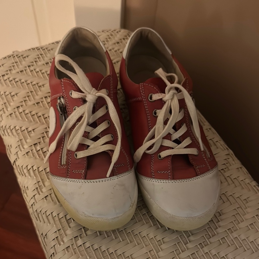 Red and White Casual Sneakers